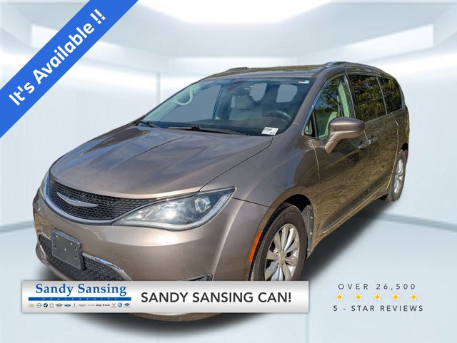 2018 Chrysler Pacifica Touring L's photo