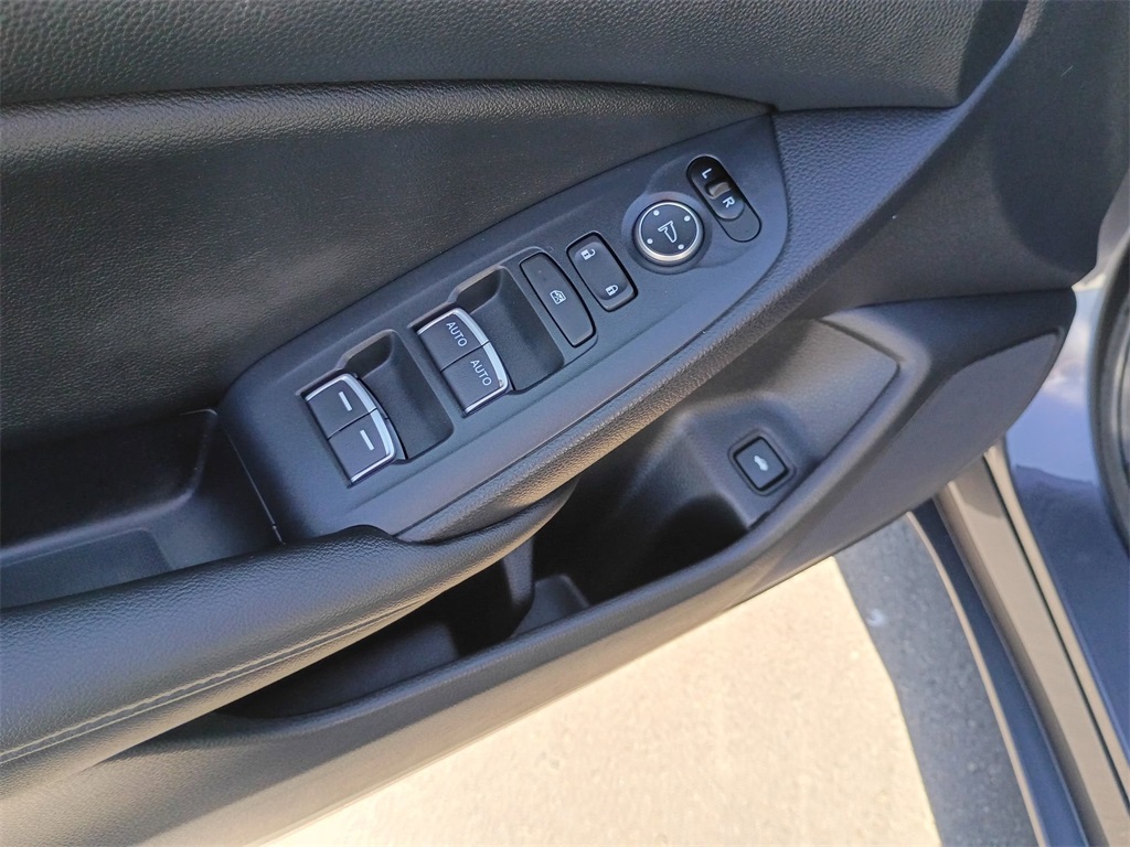 2020 Honda Accord LX photo 21