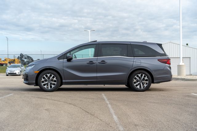2026 Honda Odyssey EX-L photo 4