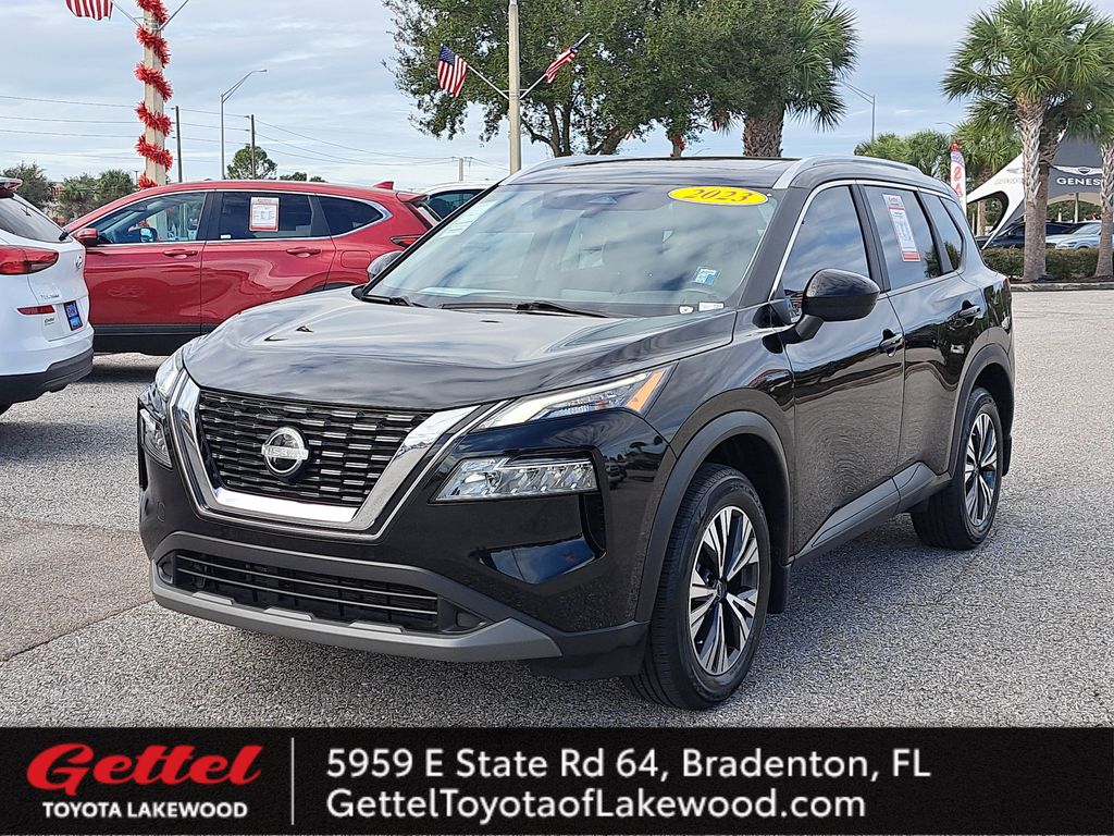 2023 Nissan Rogue SV's photo