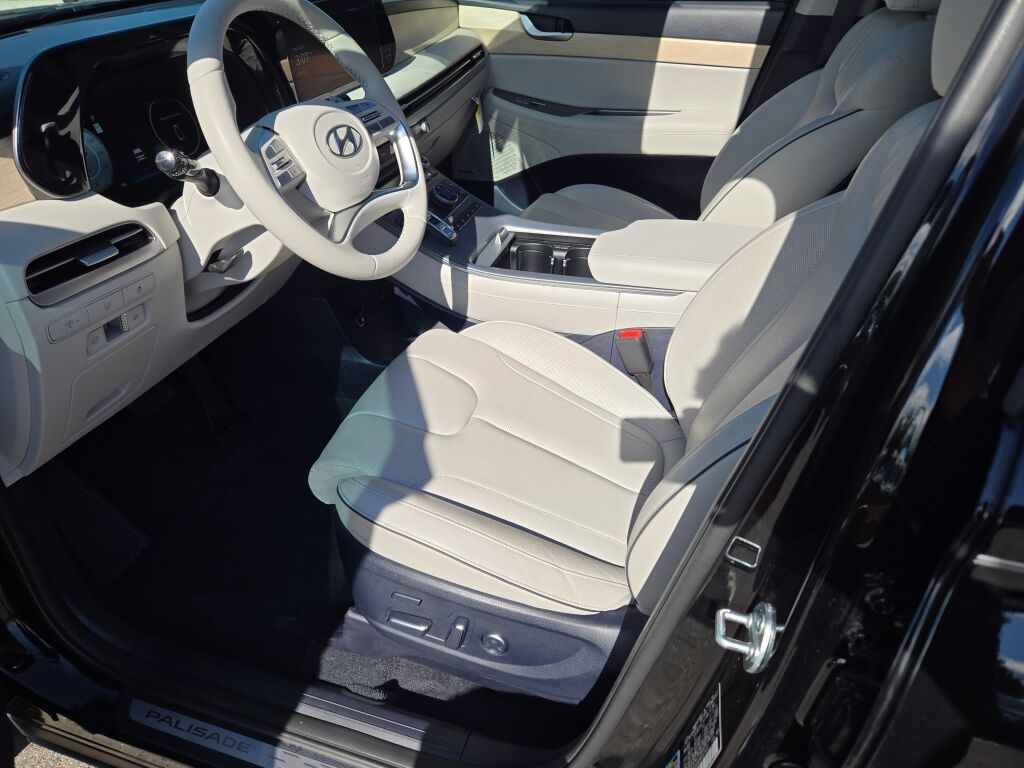 2024 Hyundai Palisade Limited photo 19