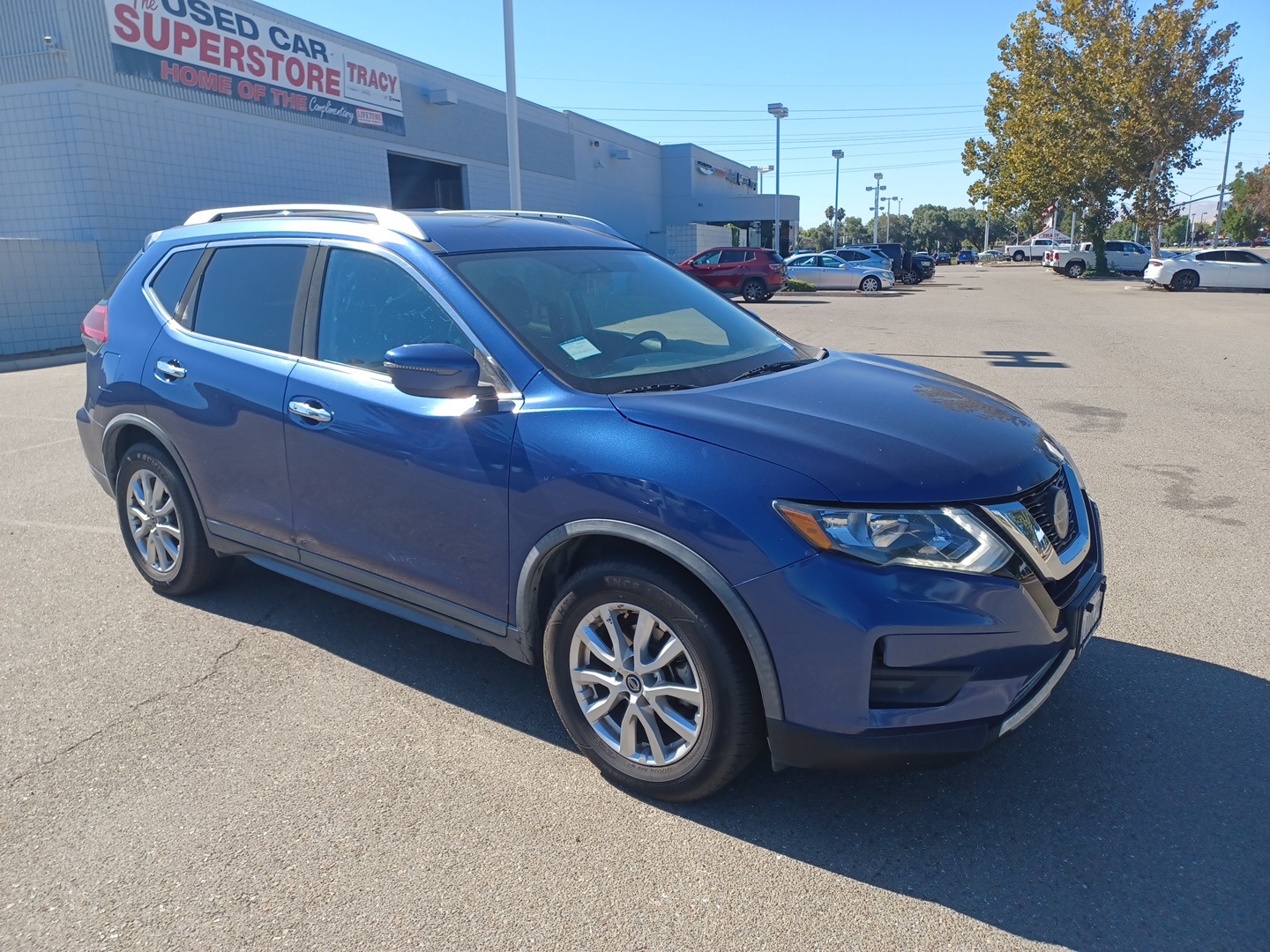 2018 Nissan Rogue SV photo 3