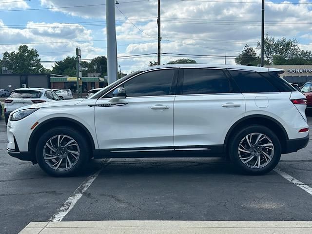 2023 Lincoln Corsair Standard photo 13