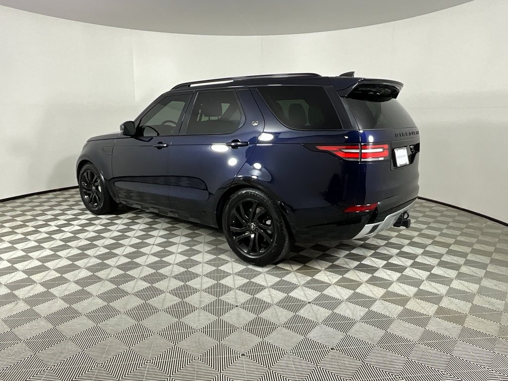 2020 Land Rover Discovery Landmark photo 2