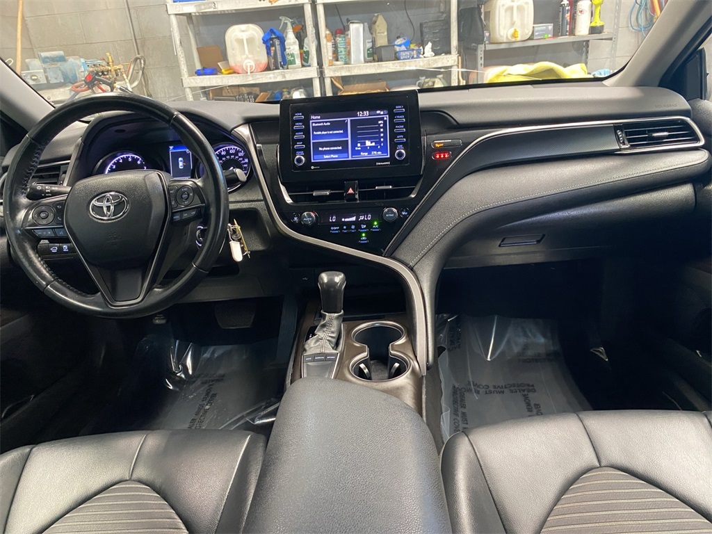 2022 Toyota Camry SE photo 29