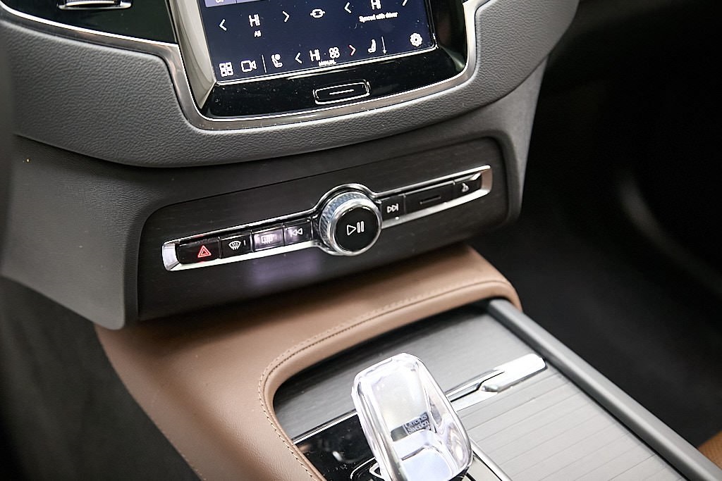 2024 VOLVO XC90 - Image 16