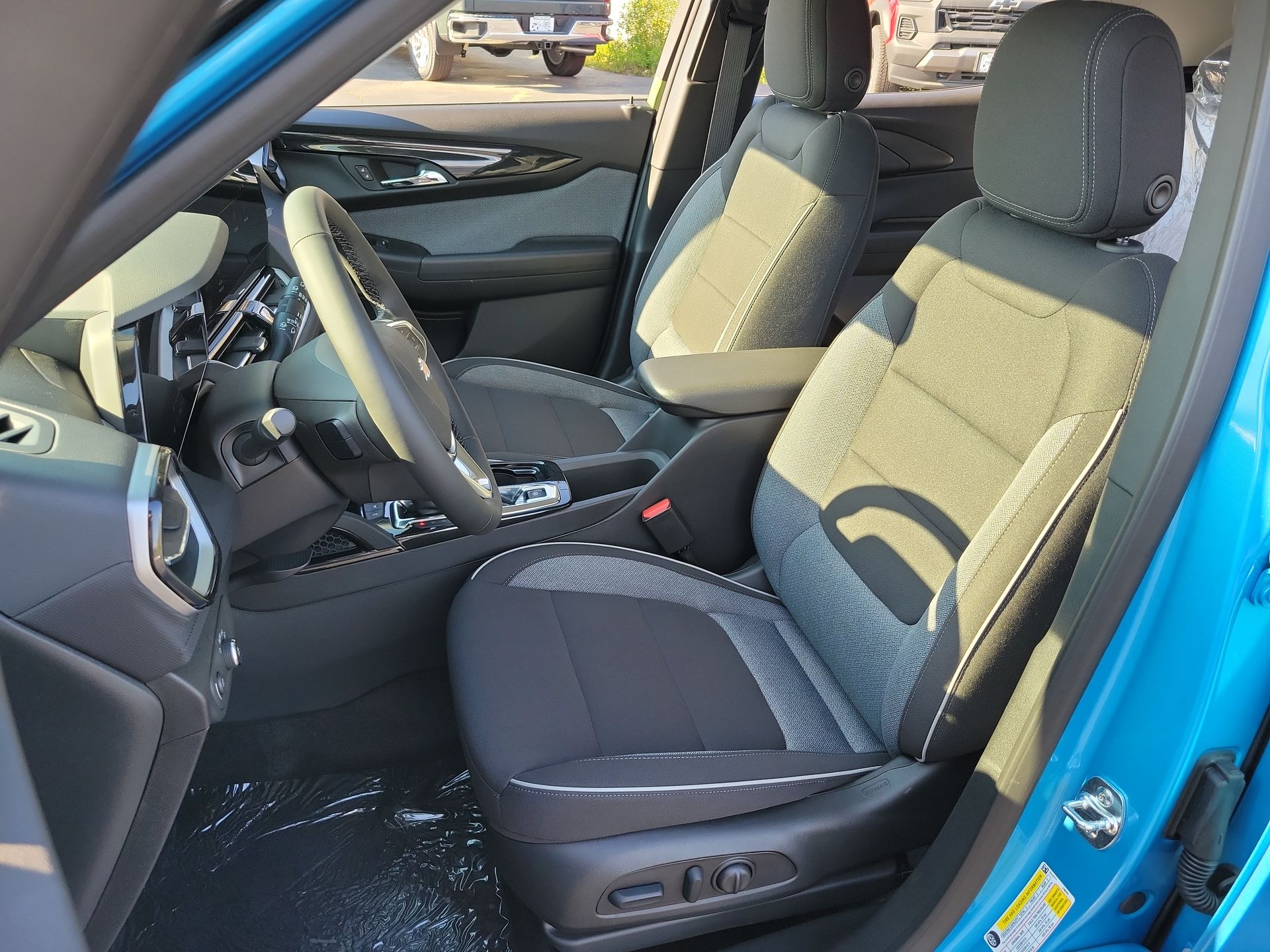 2025 Chevrolet Trailblazer LT photo 17