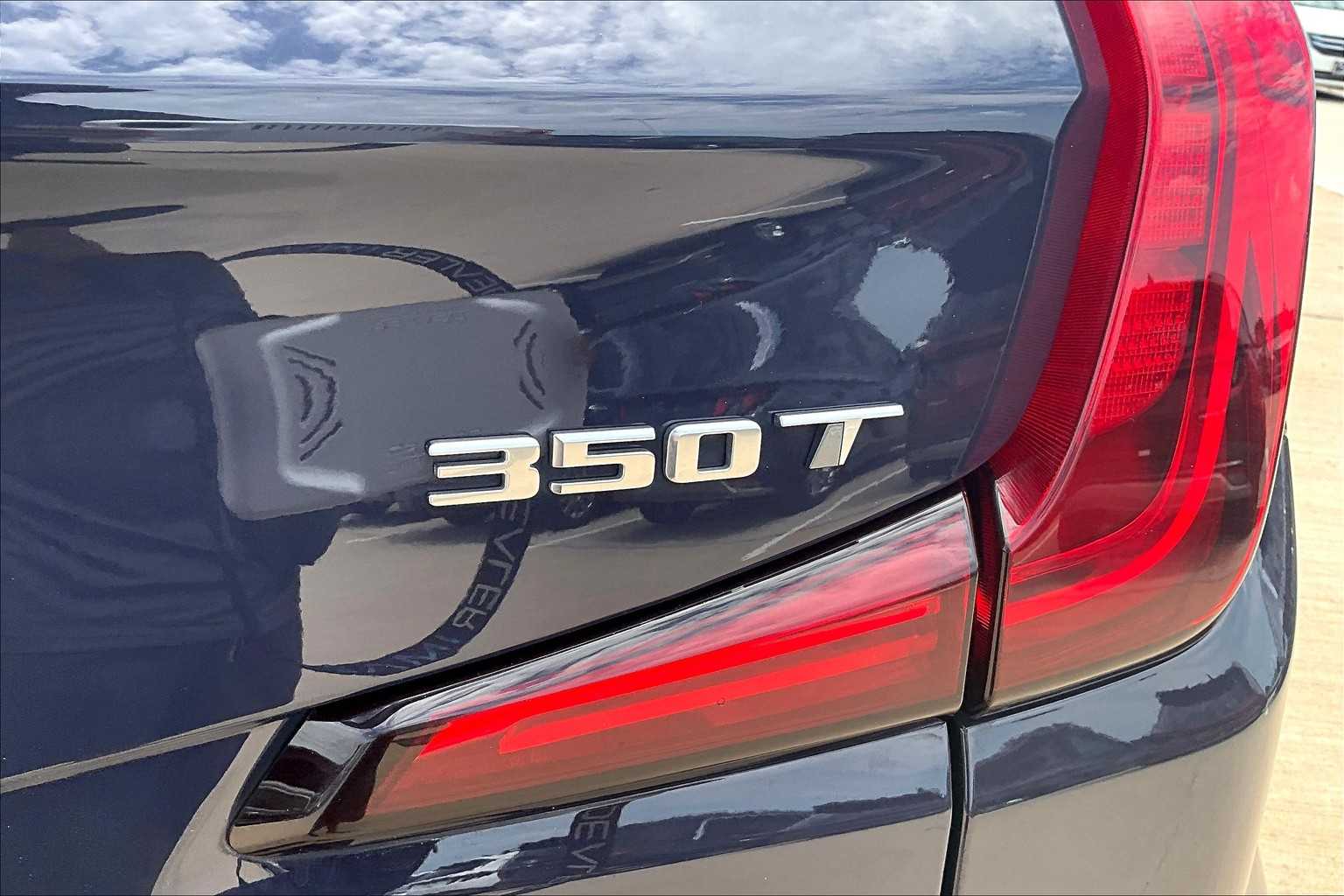 2025 Cadillac XT4 Premium Luxury photo 9