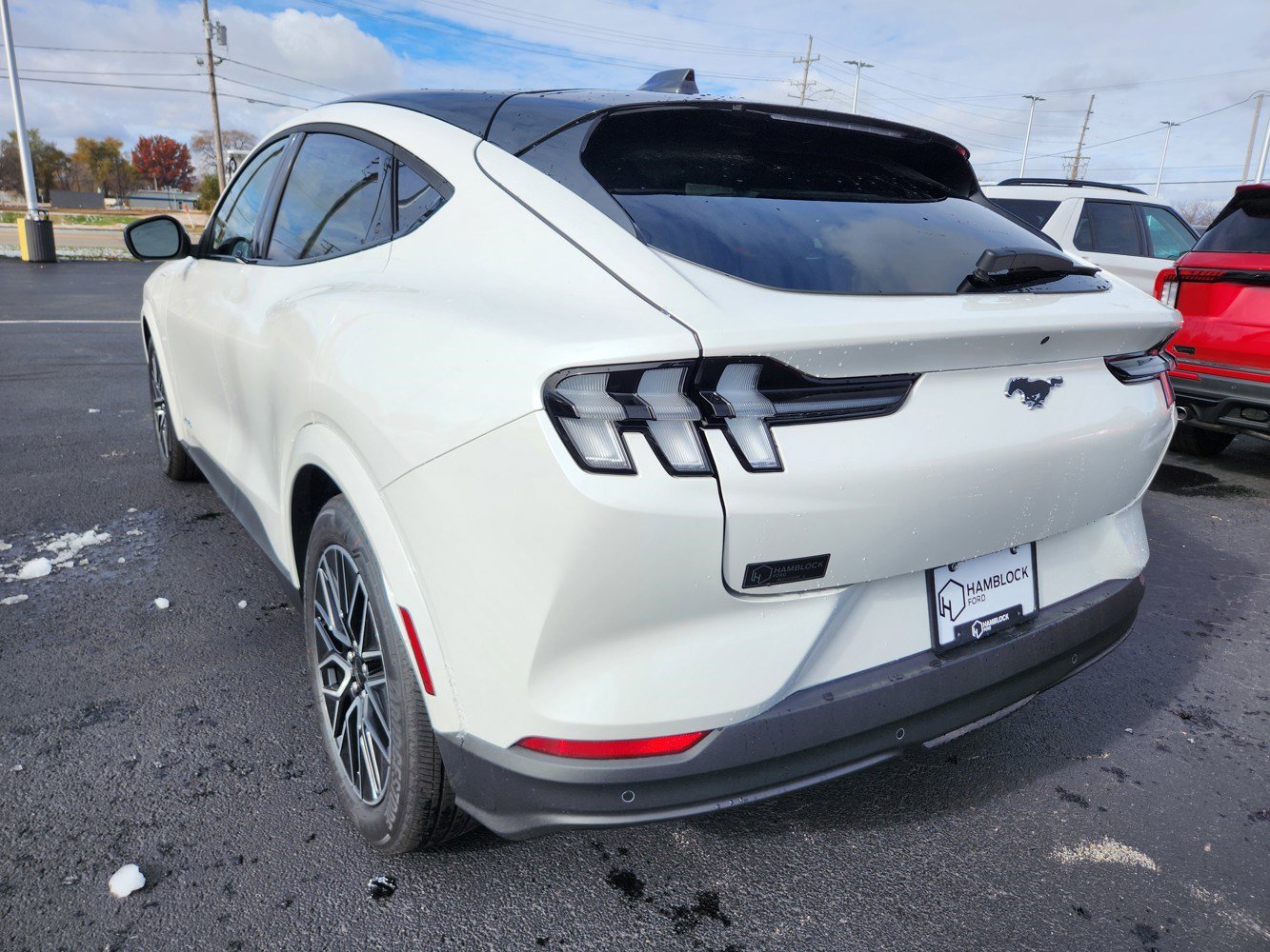2025 Ford Mustang Mach-E Premium photo 4
