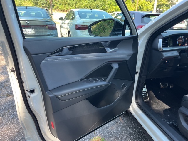 2025 Volkswagen Tiguan SE R-Line Black photo 2