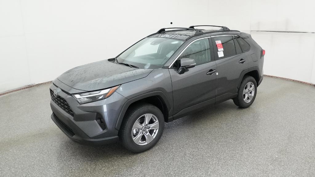 2025 Toyota RAV4 XLE's photo