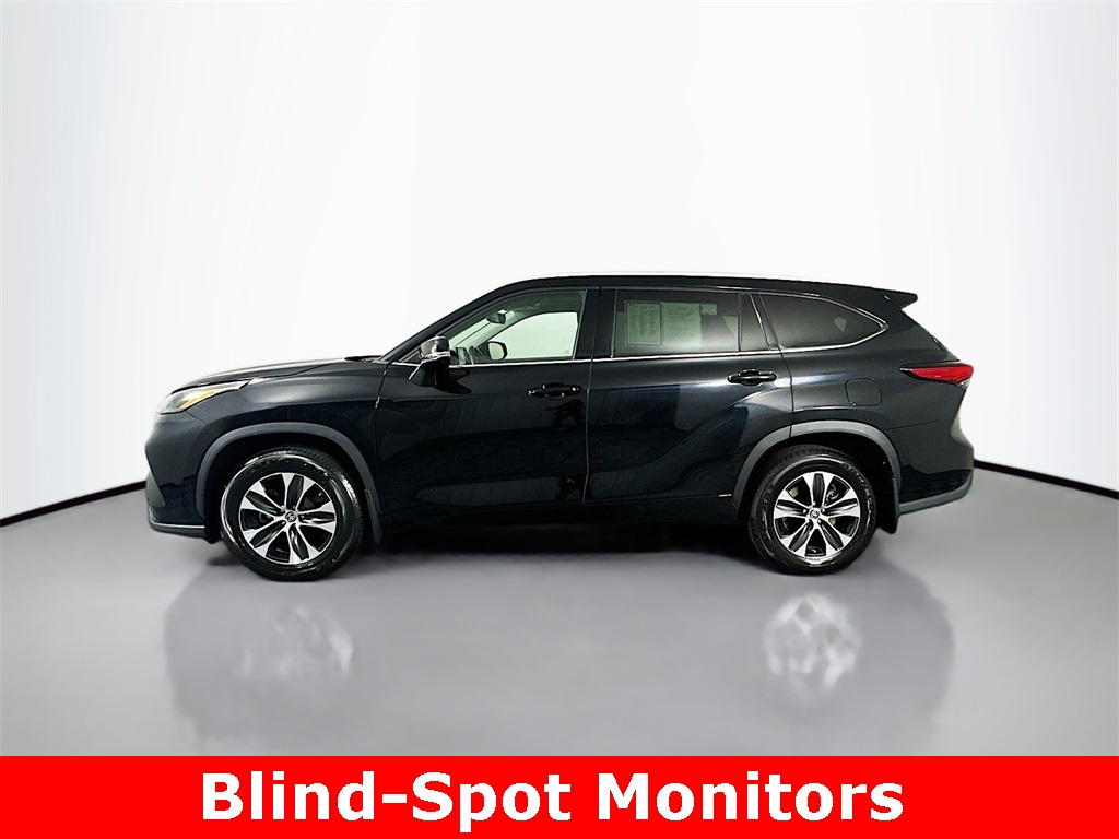 2022 Toyota Highlander XLE photo 7