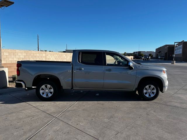 2025 Chevrolet Silverado 1500 LT photo 2