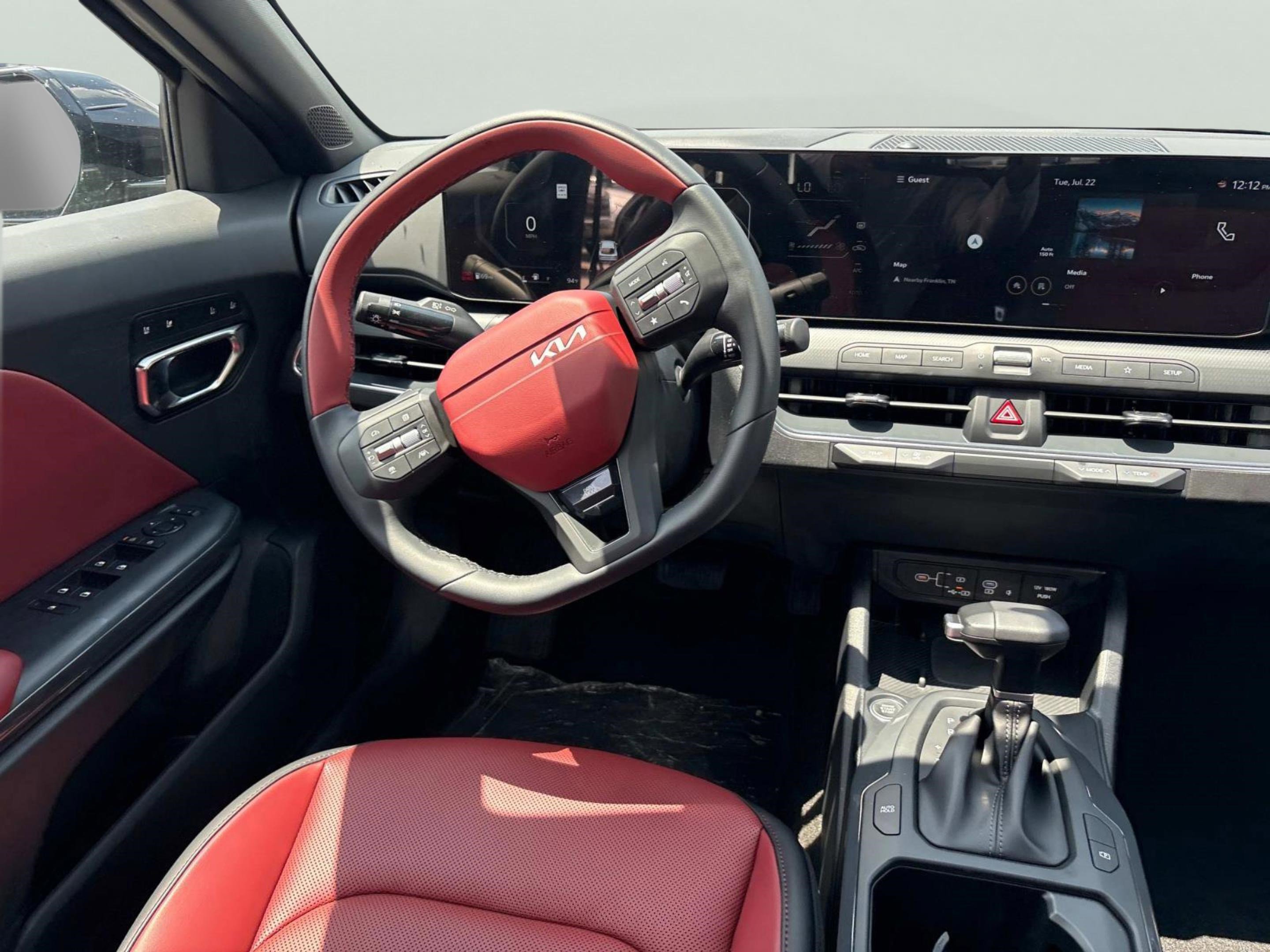 2025 Kia K4 GT-Line photo 12