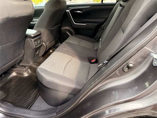 2021 Toyota RAV4 Hybrid XLE photo 5