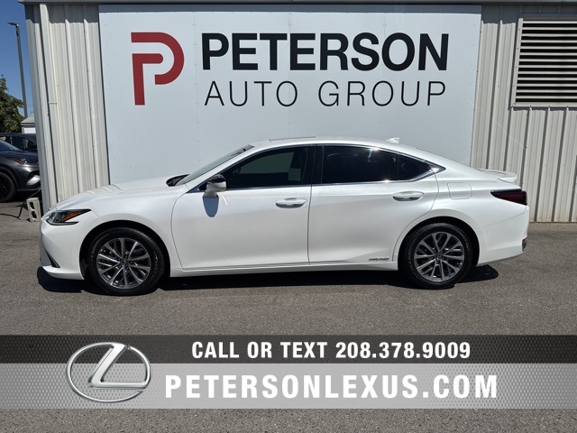 2022 Lexus ES 300h photo 7