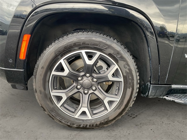2023 Jeep Wagoneer L Series III photo 14