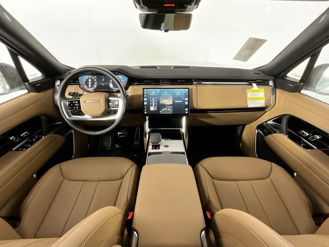 2025 Land Rover Range Rover SE photo 8