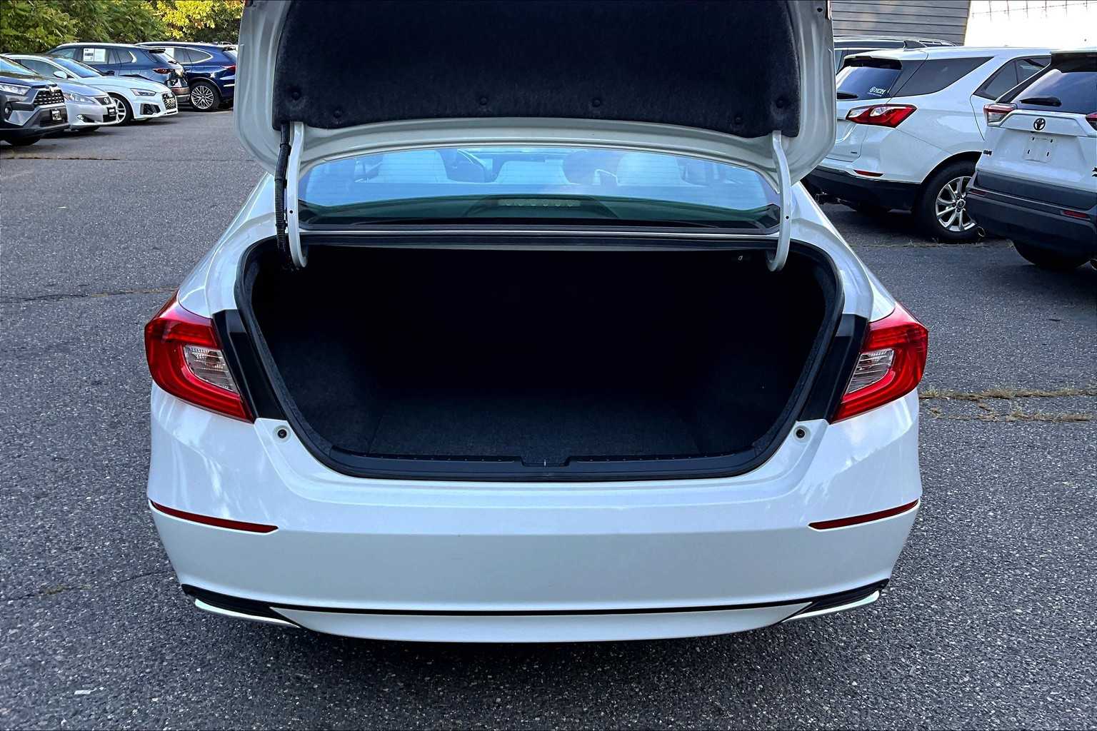 2019 Honda Accord LX 1.5T photo 29