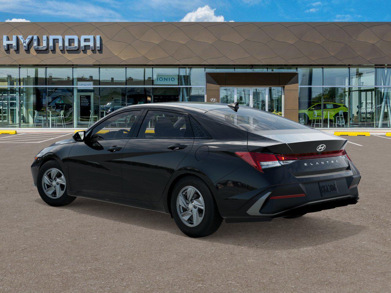 2025 Hyundai Elantra SE photo 3