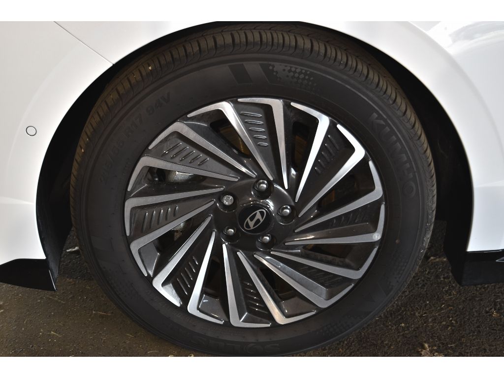 2025 Hyundai Sonata Hybrid Limited photo 3