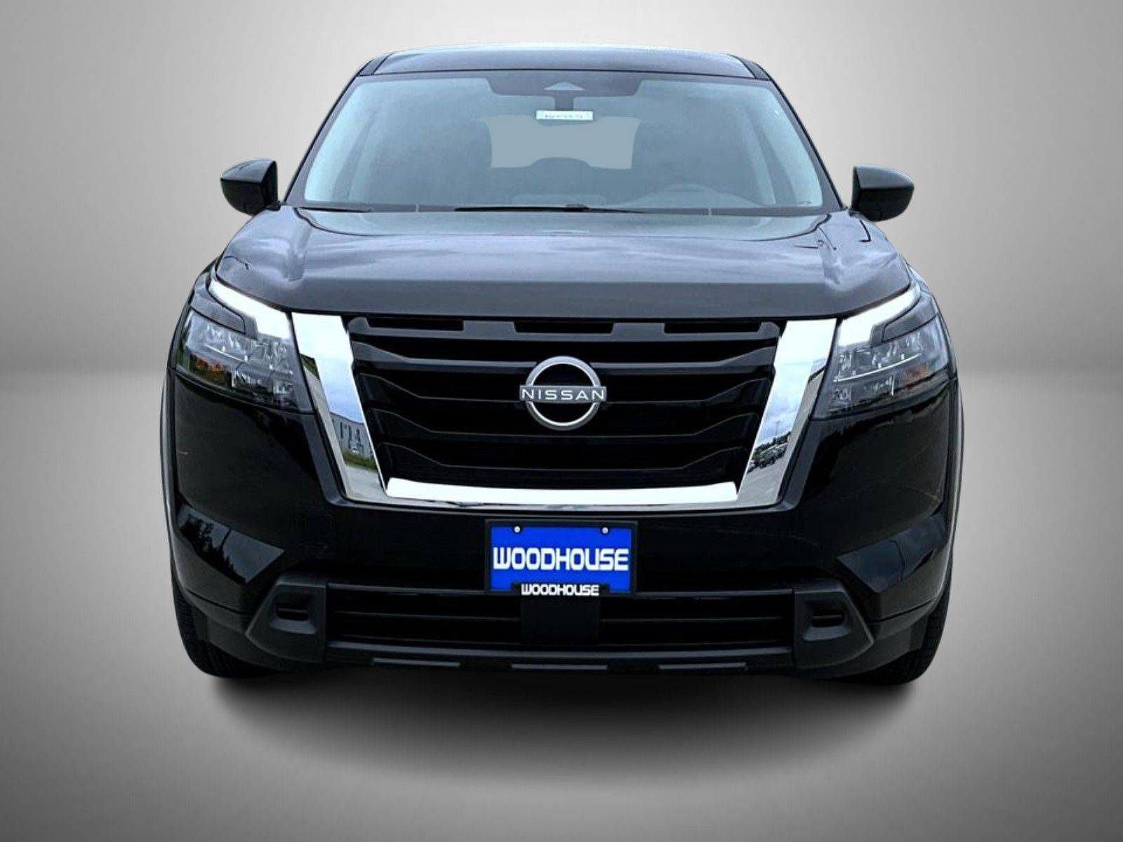 2025 Nissan Pathfinder S photo 2
