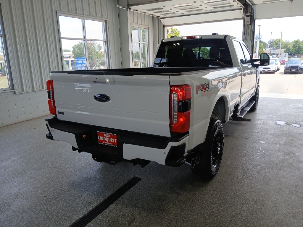 2023 Ford F-350 XLT photo 8