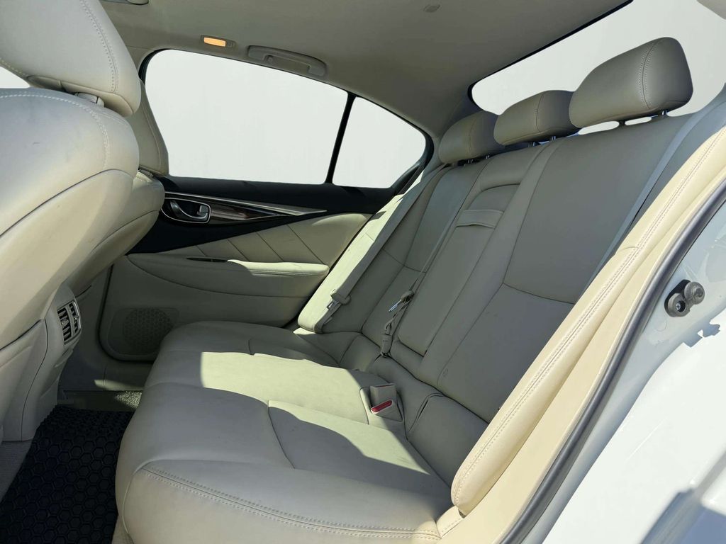 2018 Infiniti Q50 3.0t LUXE photo 10