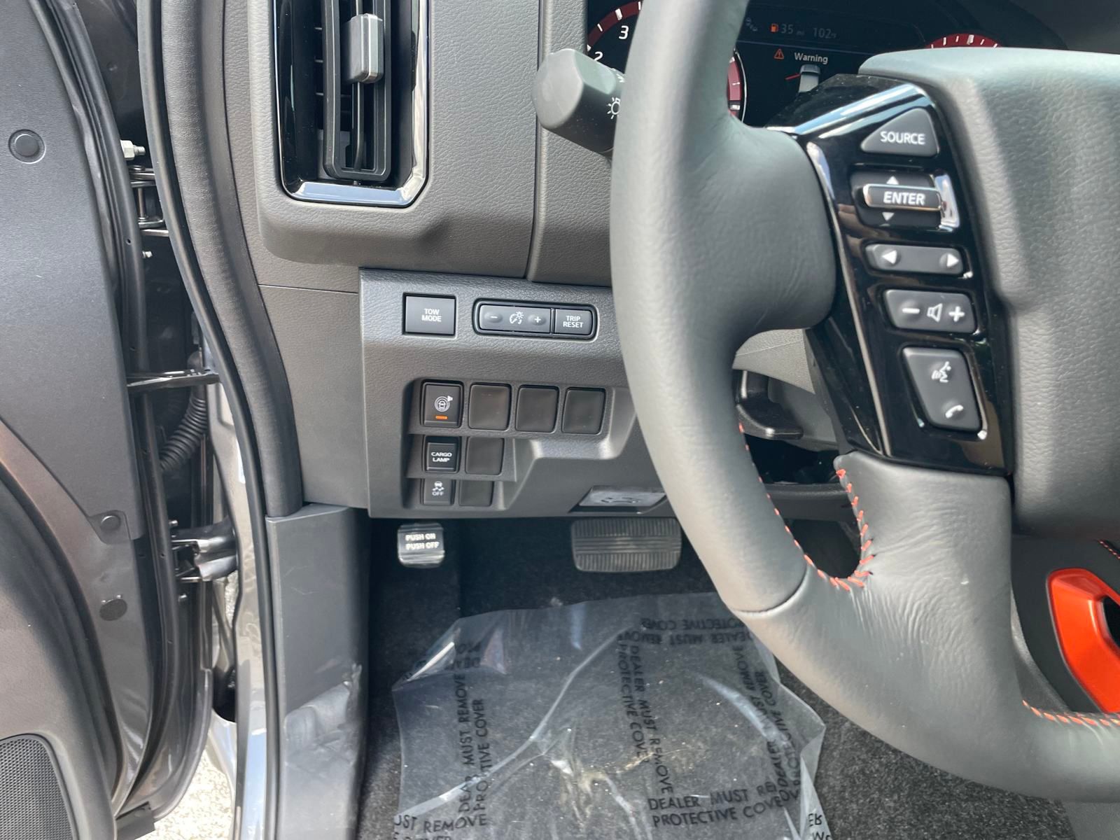 2025 Nissan Frontier PRO-X photo 8