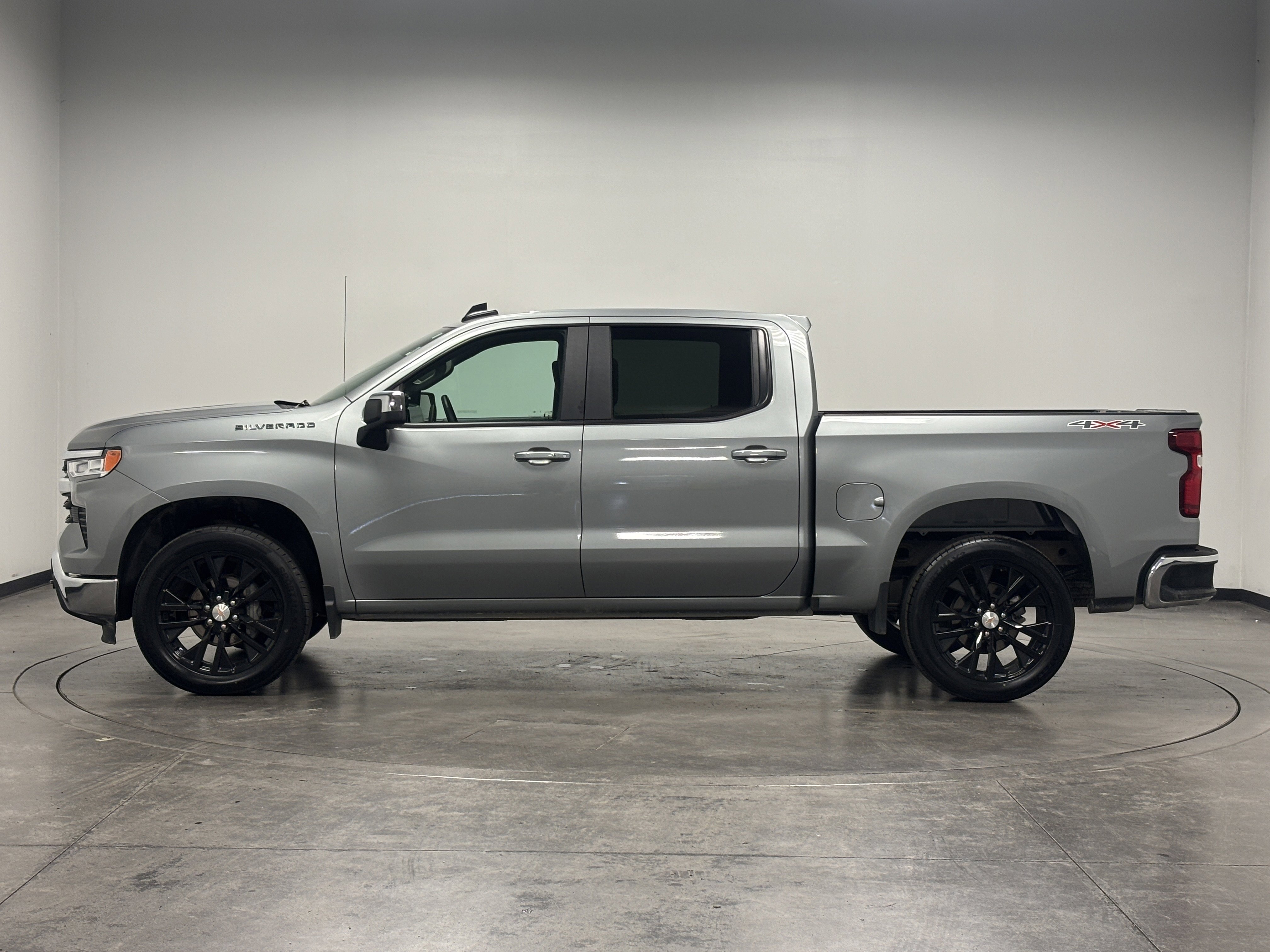 2025 Chevrolet Silverado 1500 LT photo 6
