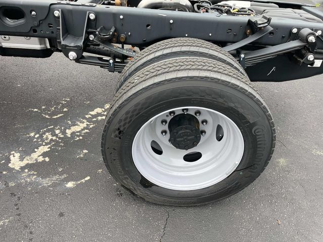 2024 Ford F-550 photo 4
