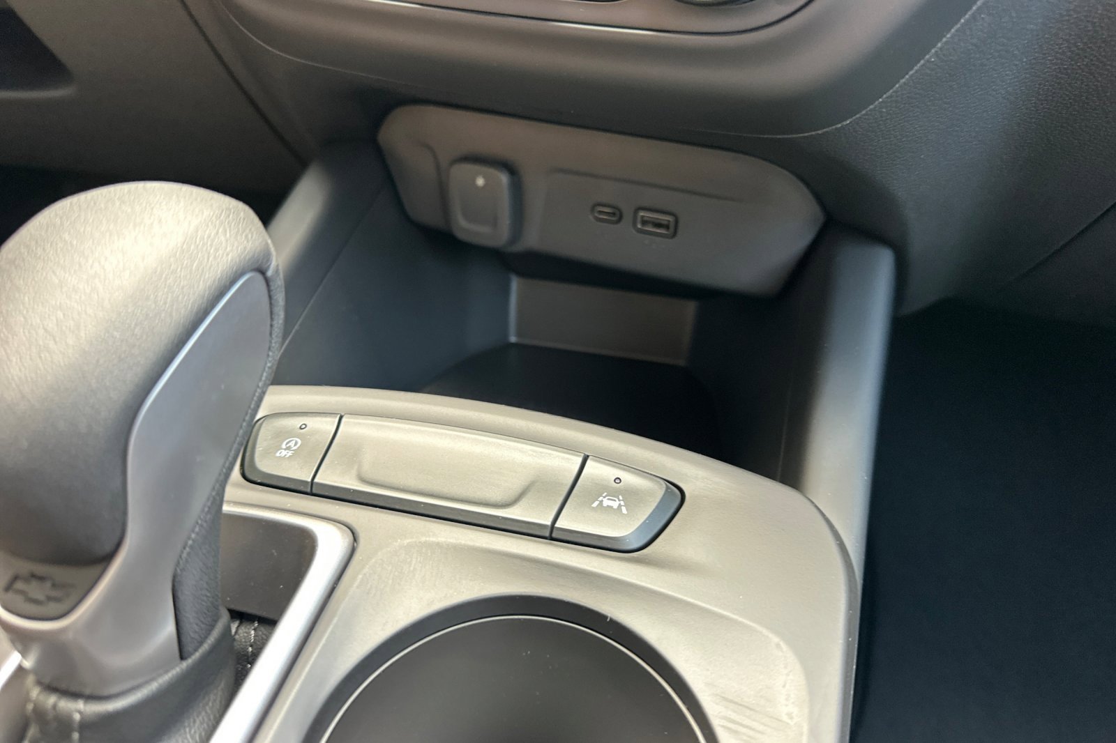 2025 Chevrolet Trax LS photo 24