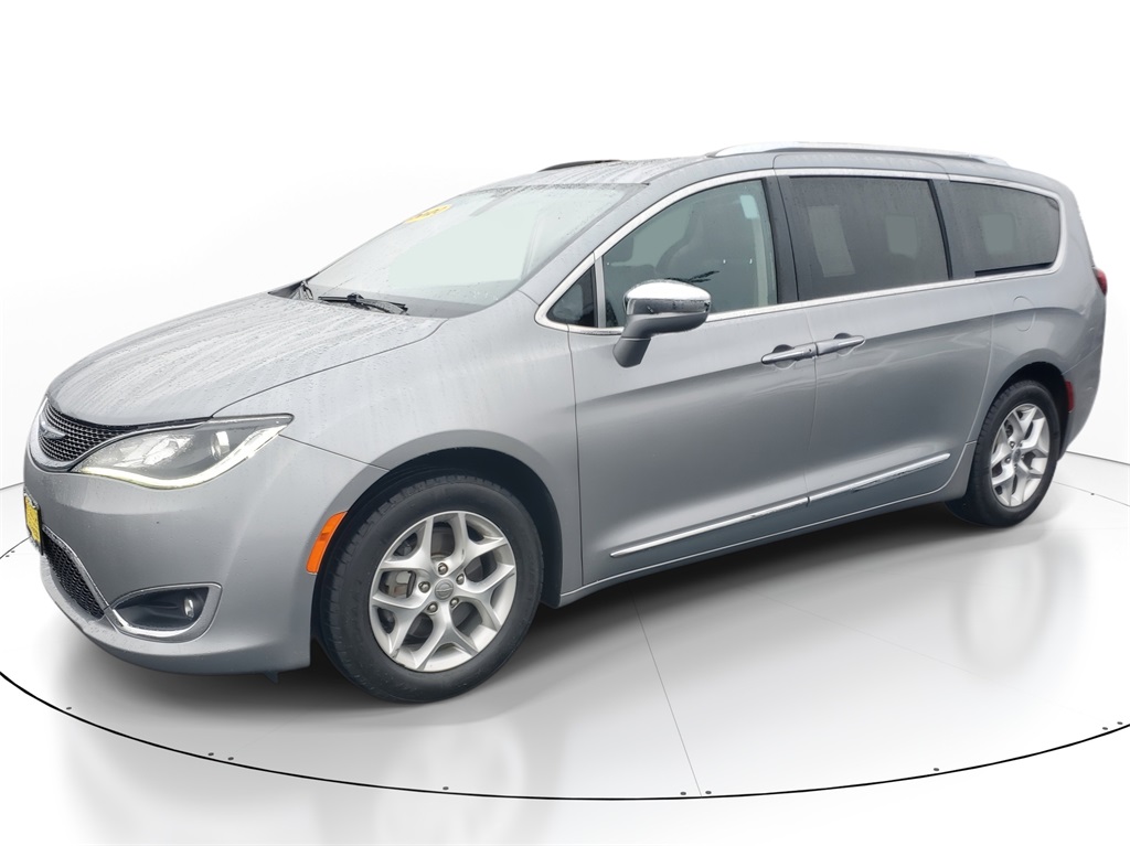 2020 Chrysler Pacifica Limited photo 2