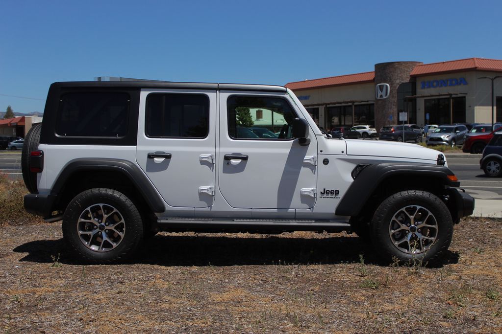 2025 Jeep Wrangler Sport S photo 4
