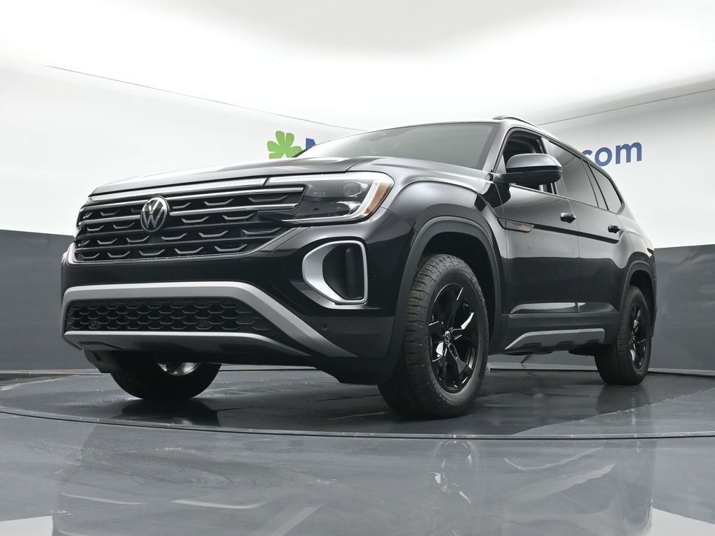 2026 Volkswagen Atlas Peak Edition SE photo 4