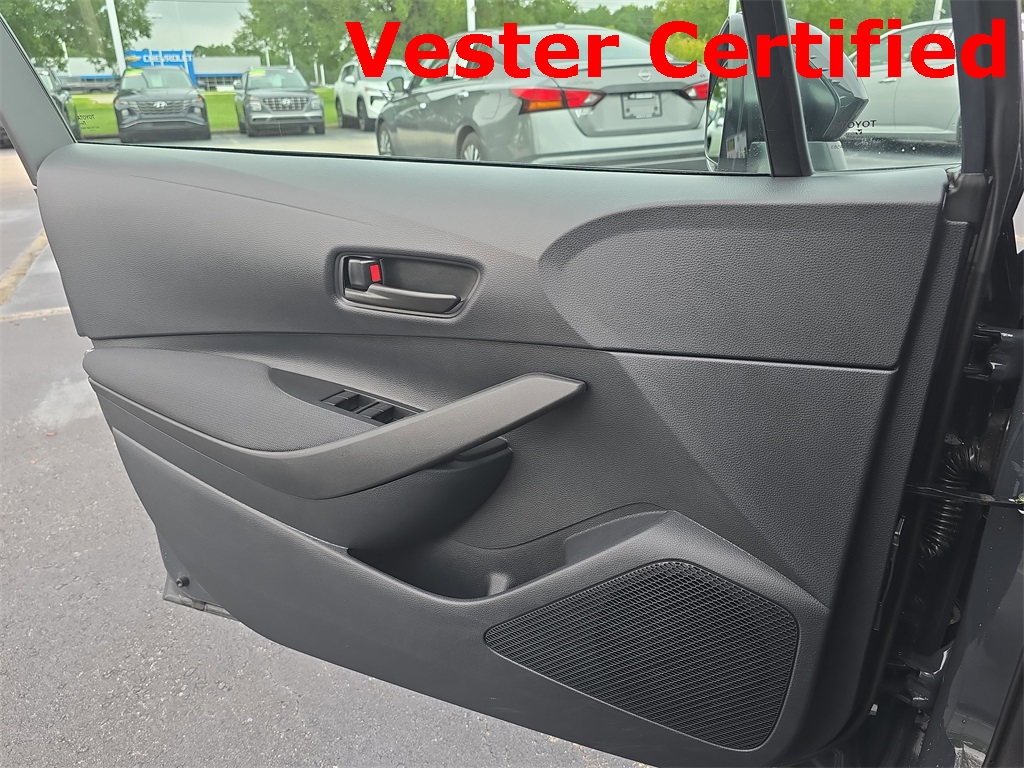 2025 Toyota Corolla LE photo 22