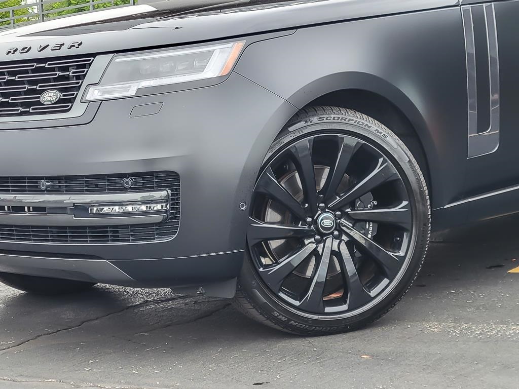 2025 Land Rover Range Rover Autobiography photo 3