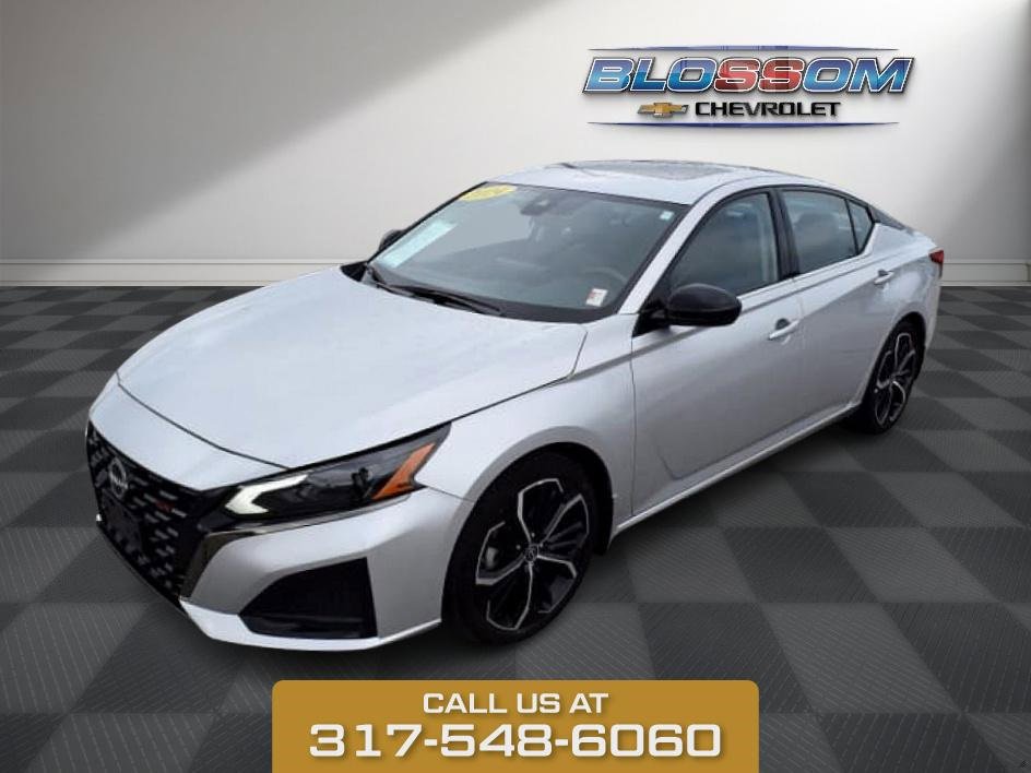 2024 Nissan Altima 2.5 SR photo 3