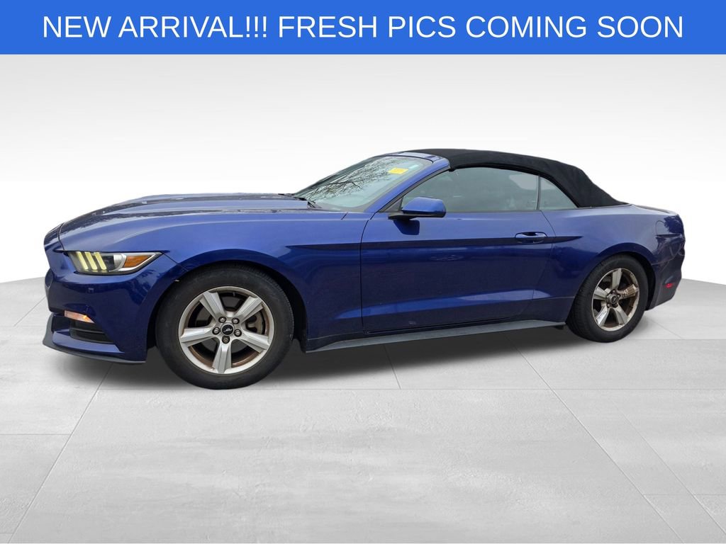 2016 Ford Mustang V6 Convertible photo 2