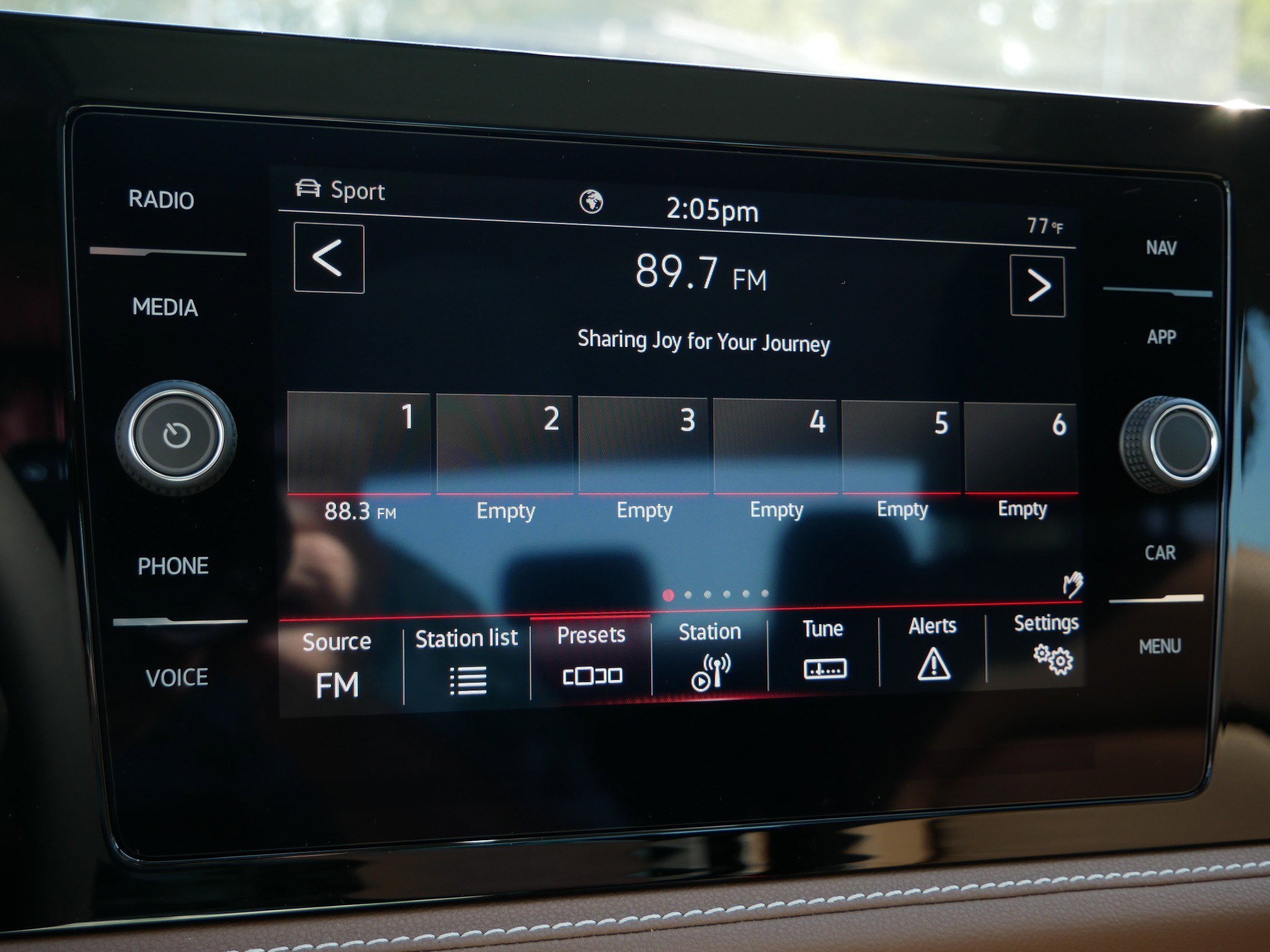 2025 Volkswagen Jetta SEL photo 7