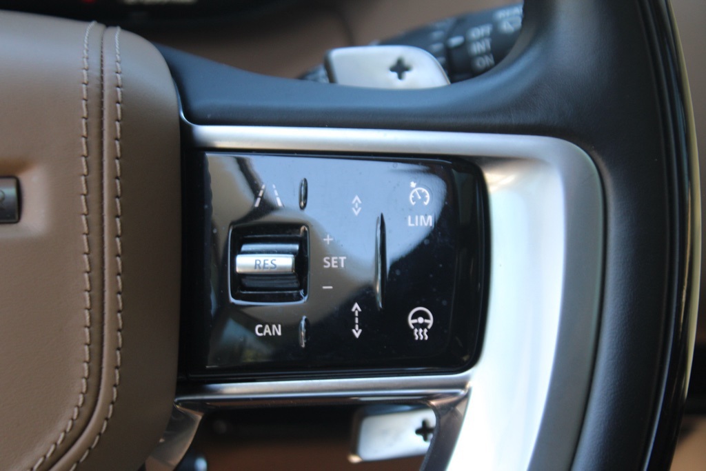 2023 Land Rover Range Rover SE photo 14