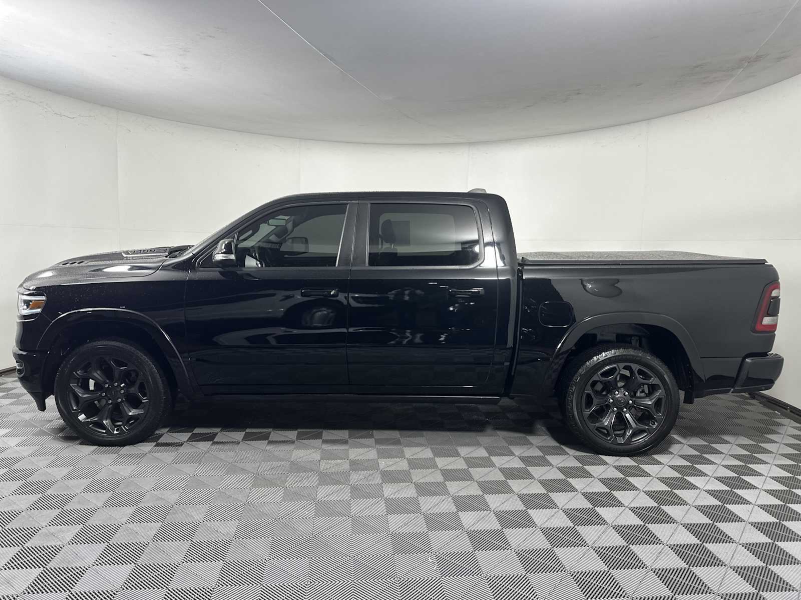 2021 Ram 1500 Limited photo 4