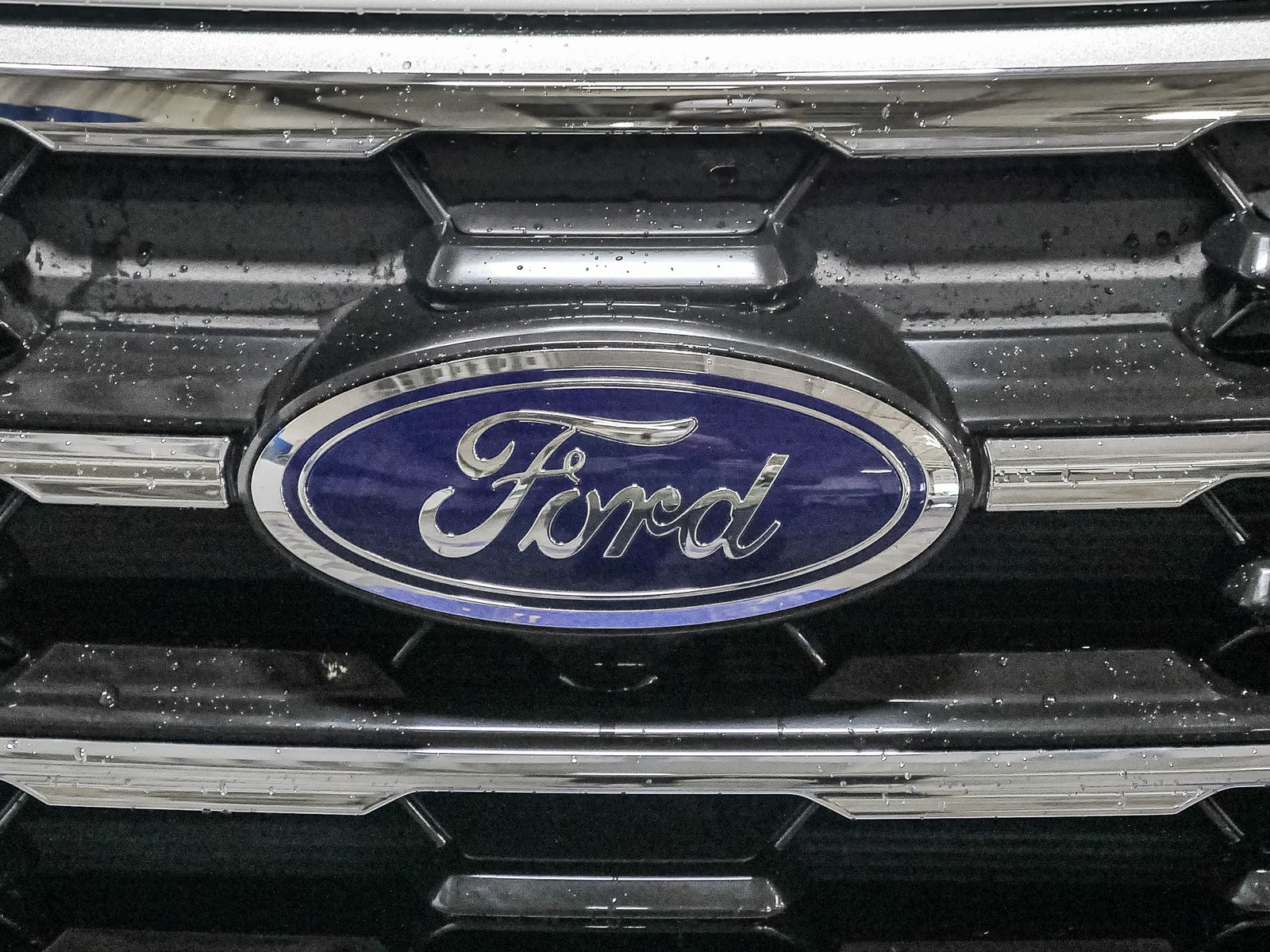 2025 Ford Explorer photo 12