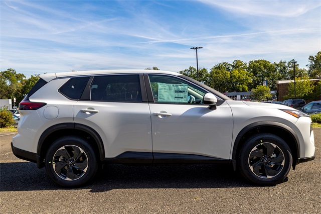 2026 Nissan Rogue SV photo 4