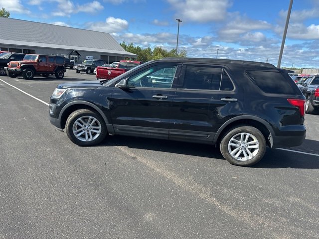 2016 Ford Explorer Base photo 4