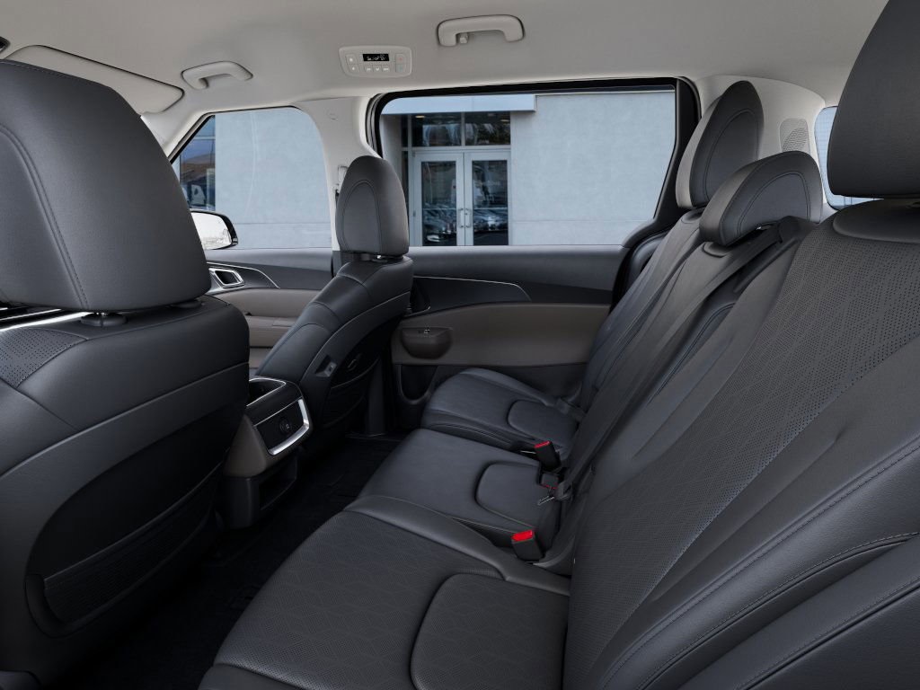 2026 Kia Carnival LXS photo 6