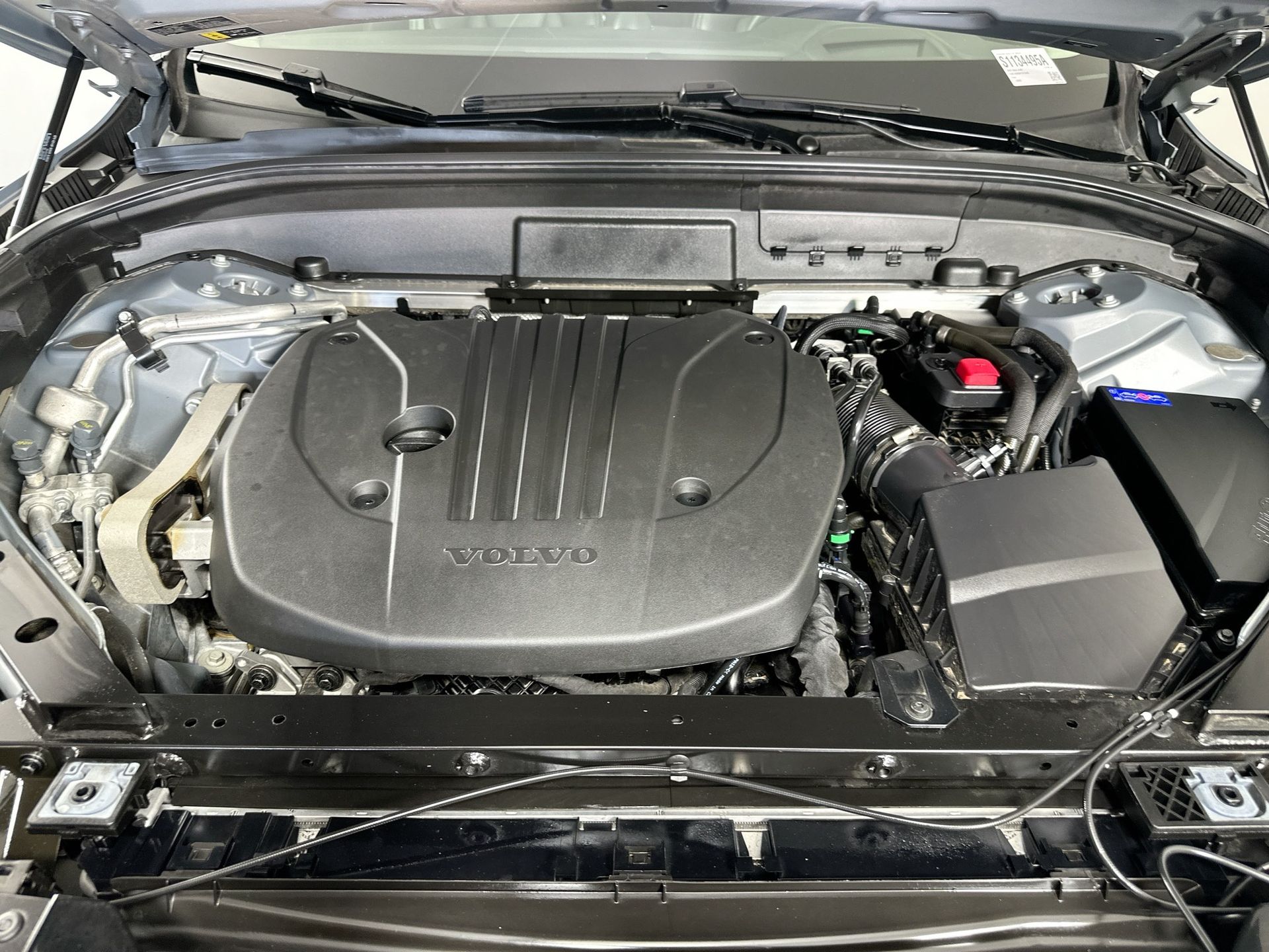2023 Volvo XC60 B5 Ultimate photo 28