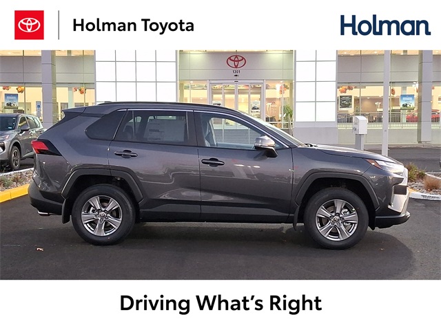 2025 Toyota RAV4 XLE's photo