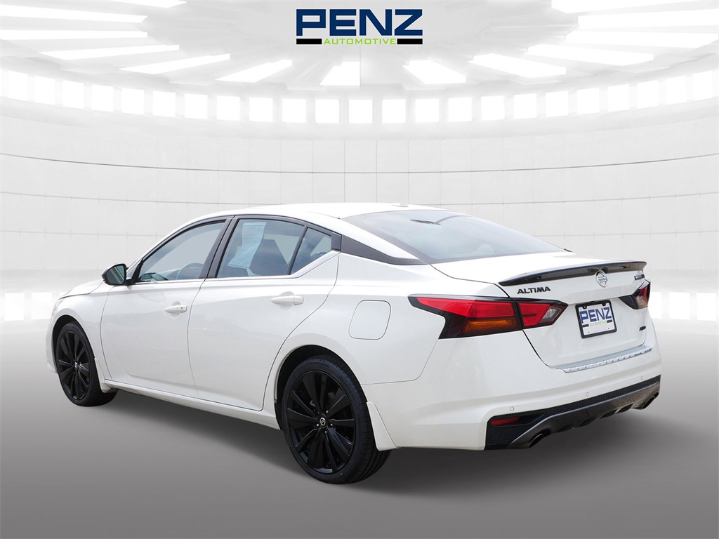 2022 Nissan Altima 2.5 SR photo 5