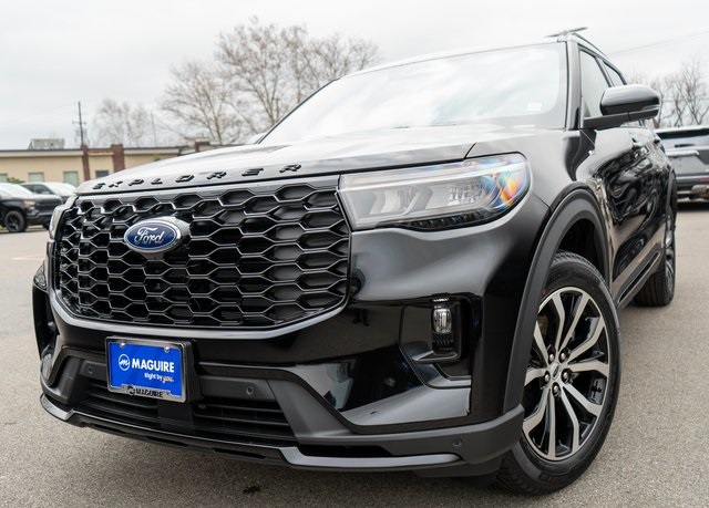 2026 Ford Explorer ST-LINE's photo